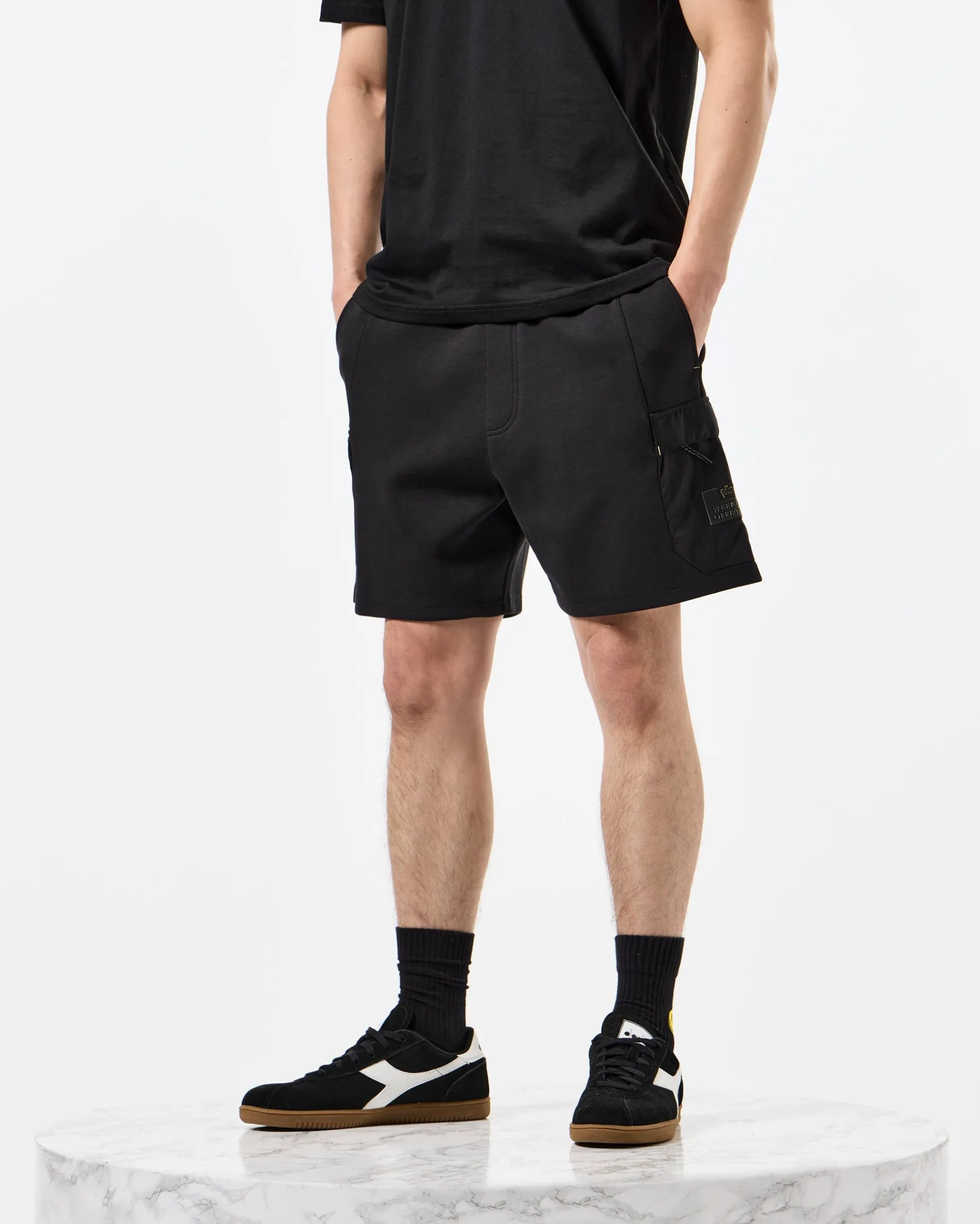 Caleta Shorts Black