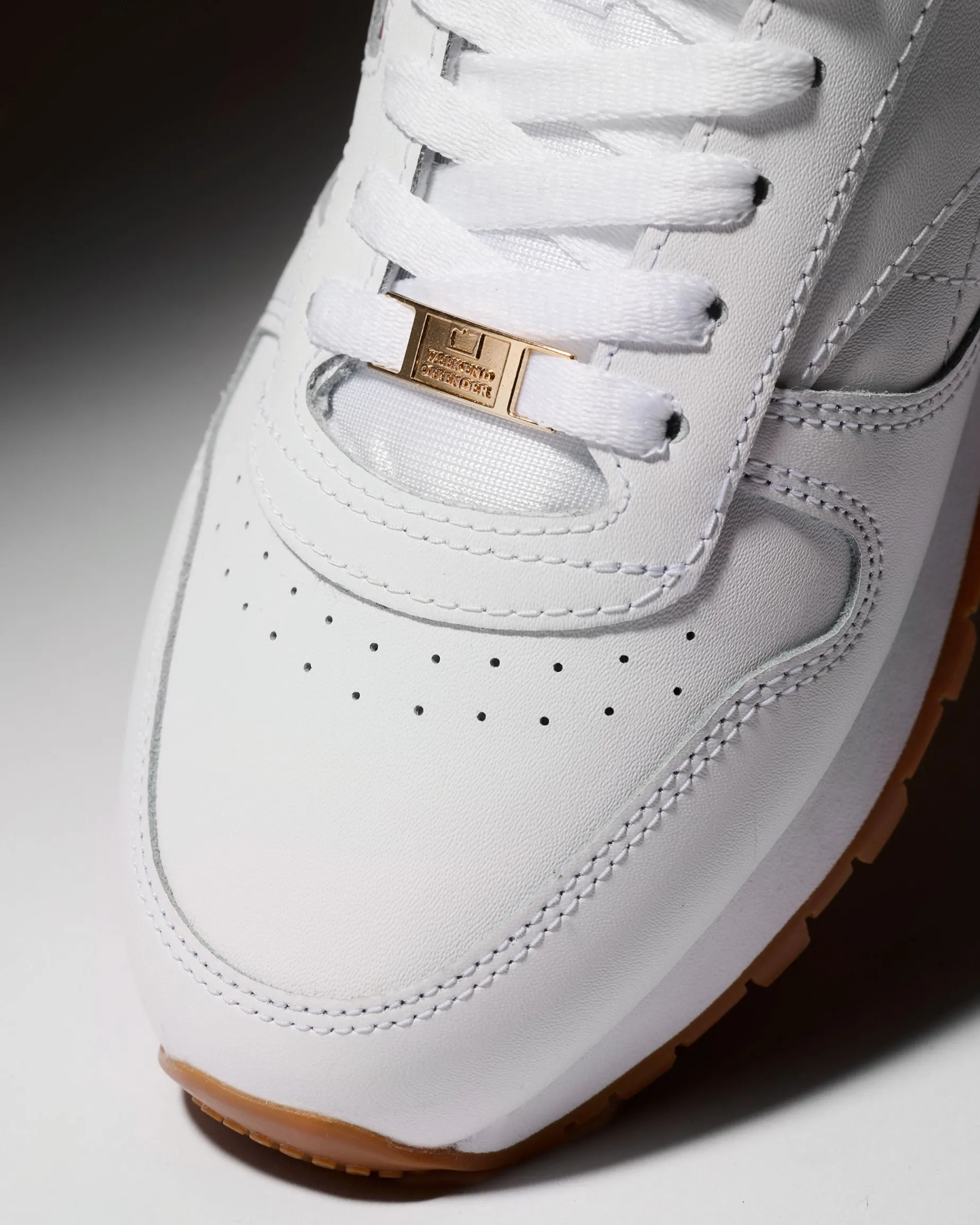 Shoelace Trainer Tag Gold